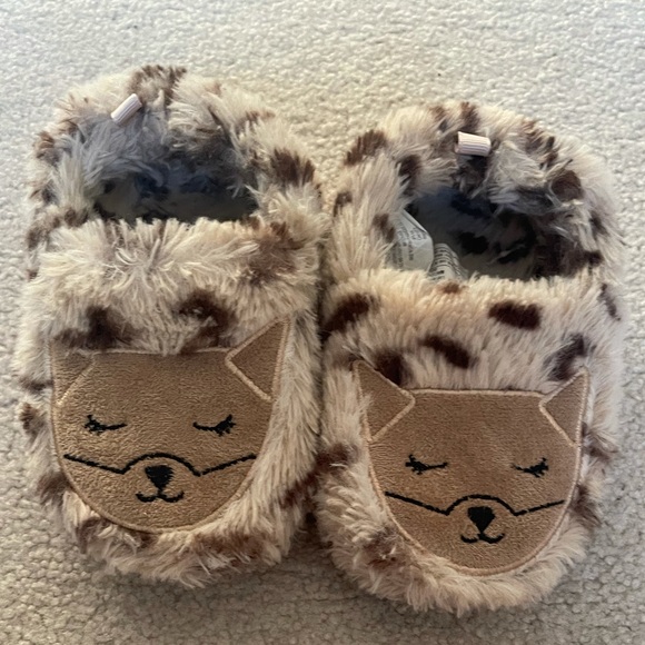 🧸 kitty slippers - Picture 1 of 2